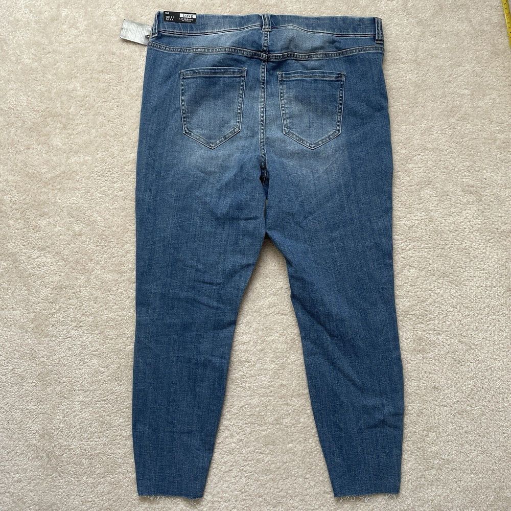 Liverpool Jeans Company Blue Ankle Cropped Jeans - Picture 3 of 13